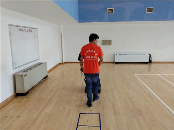 首鋼籃球場木地板翻新保養(yǎng)