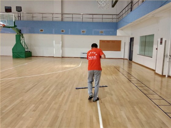 籃球場運動地板翻新保養(yǎng)