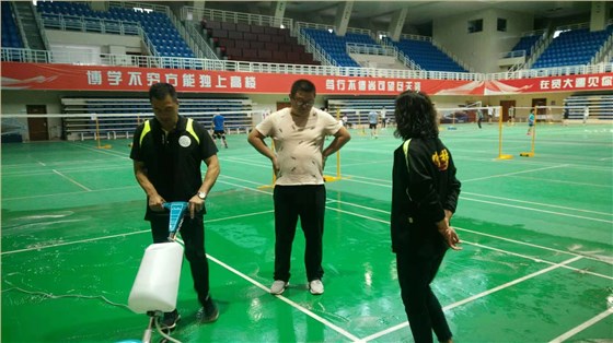 羽毛球運動地板清潔保養