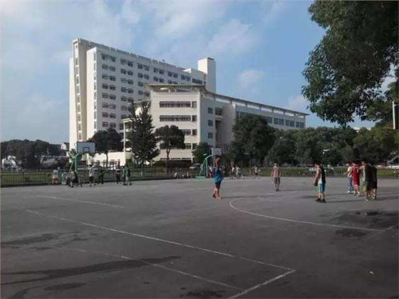 水泥籃球場(chǎng) 水泥籃球場(chǎng)