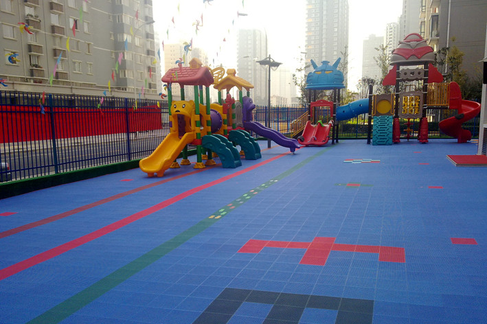 西安大地幼兒園懸浮拼裝地板400-969-3022