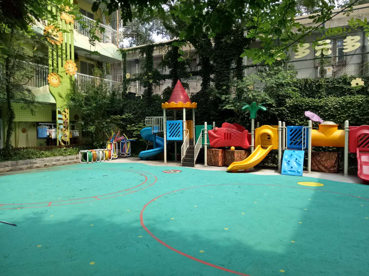 喜訊：與北京五色土幼兒園成功簽約室外懸浮拼裝地板項目！