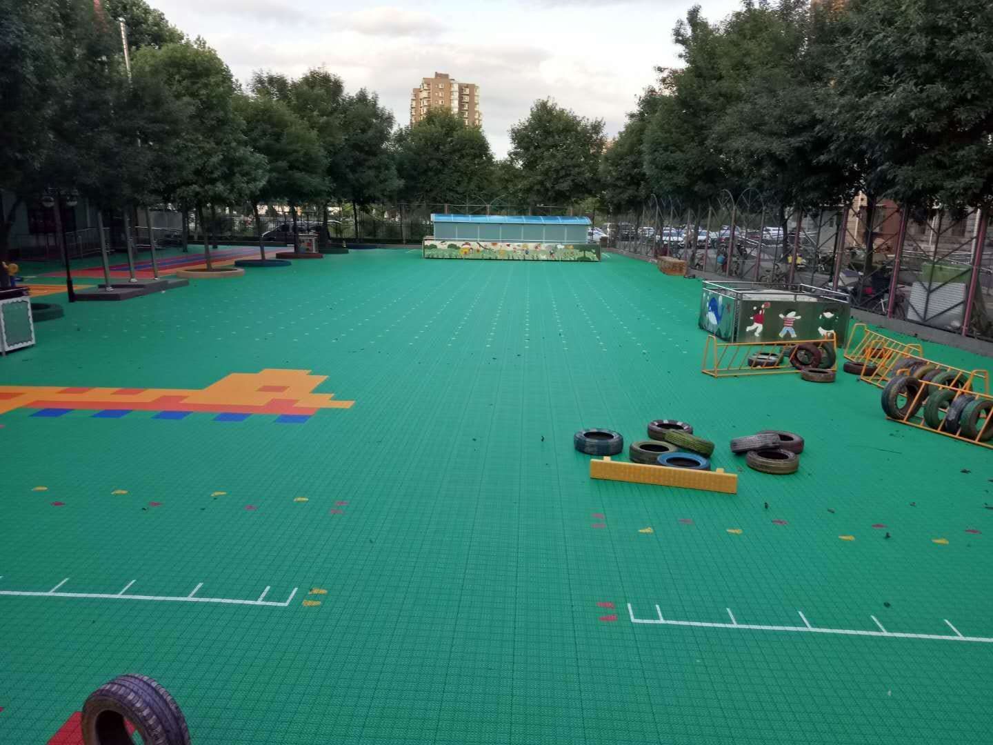 太陽(yáng)花幼兒園專用懸浮式拼裝地板